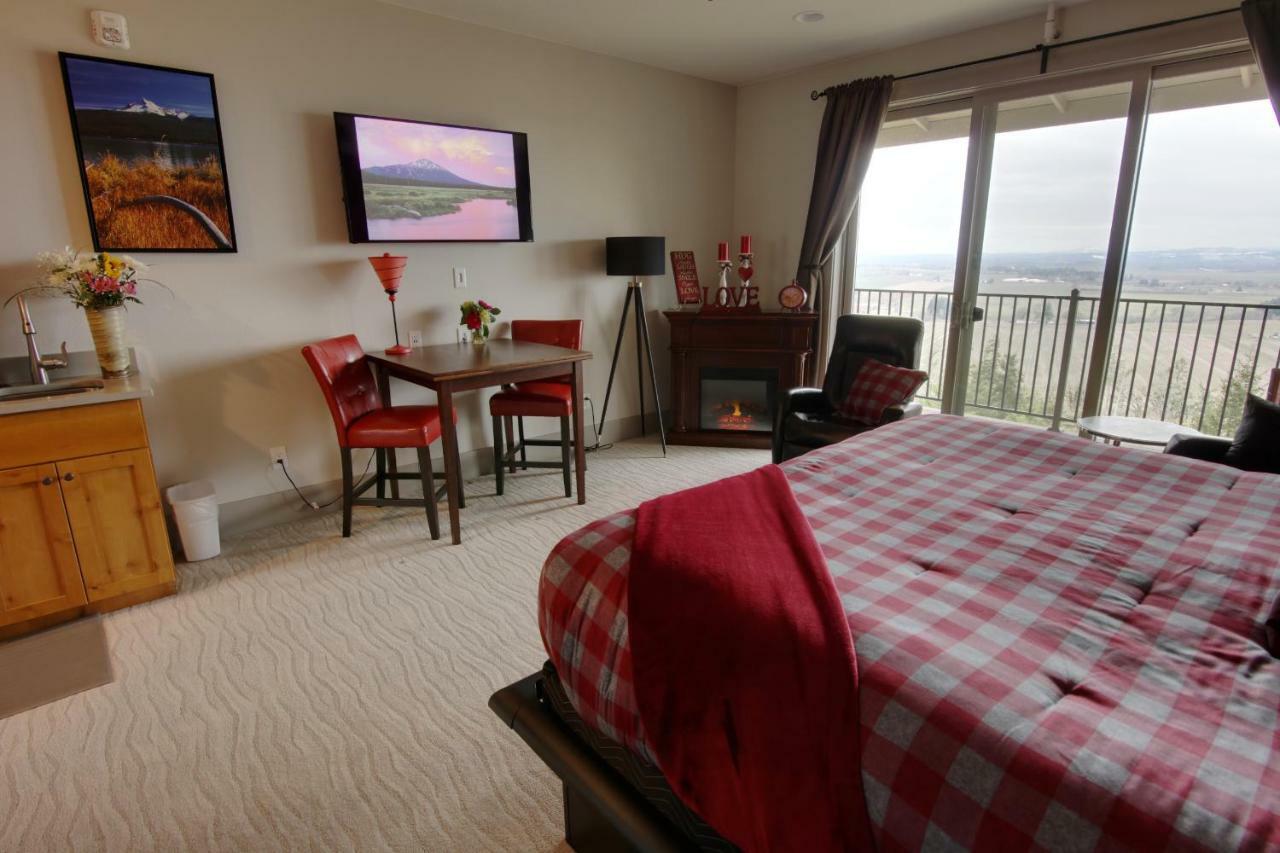 Bella Collina Bed And Breakfast Amity Exterior photo