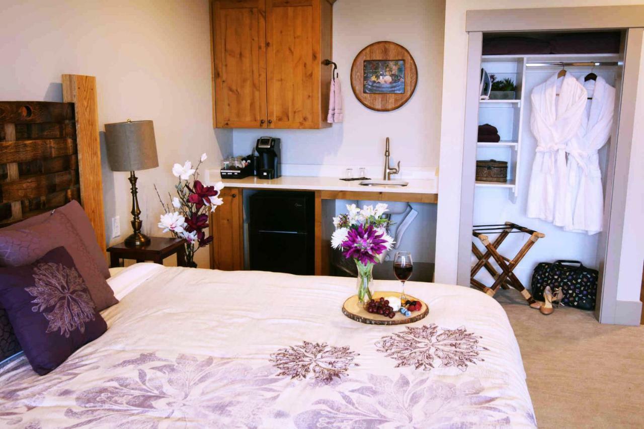 Bella Collina Bed And Breakfast Amity Exterior photo